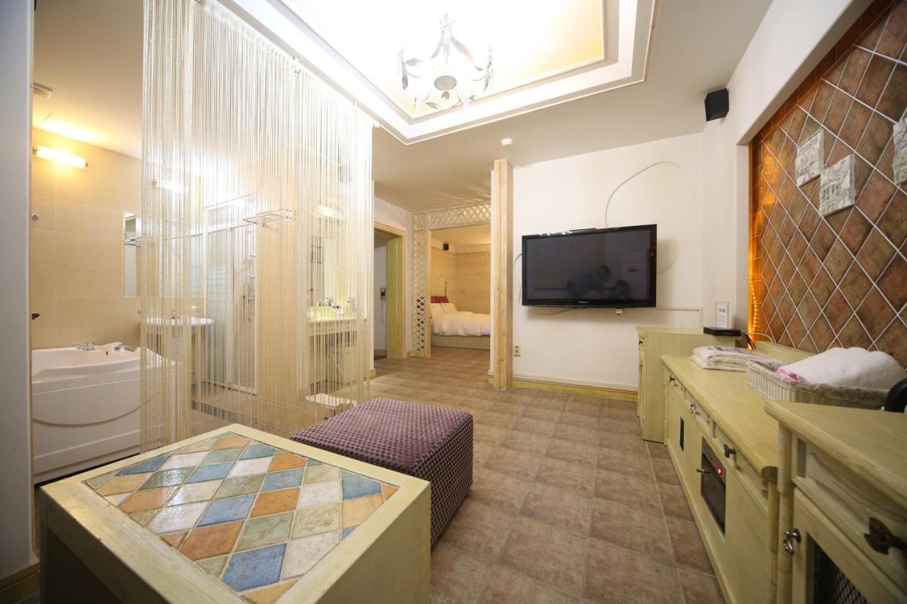 Dubai Hotel Daejeon Exterior photo